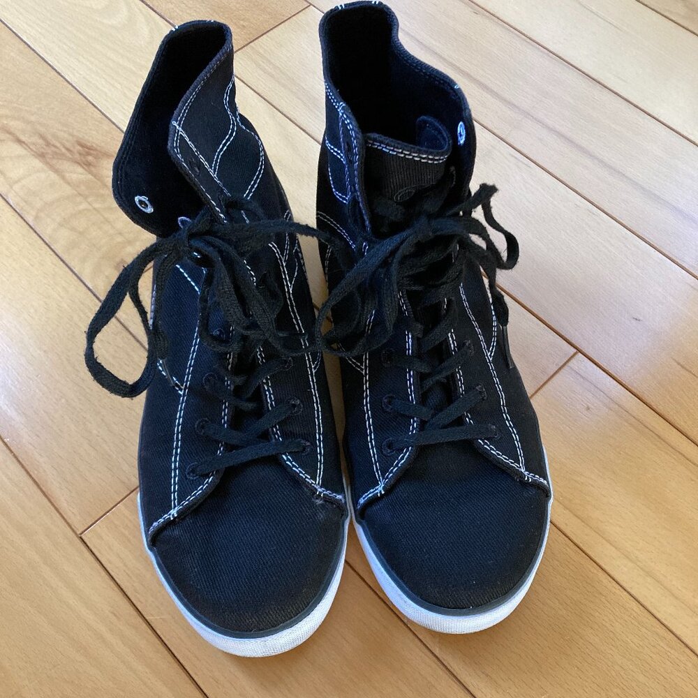 Pastry Unisex High-Top Fashion Sneakers / Hip Hop Dance Shoes